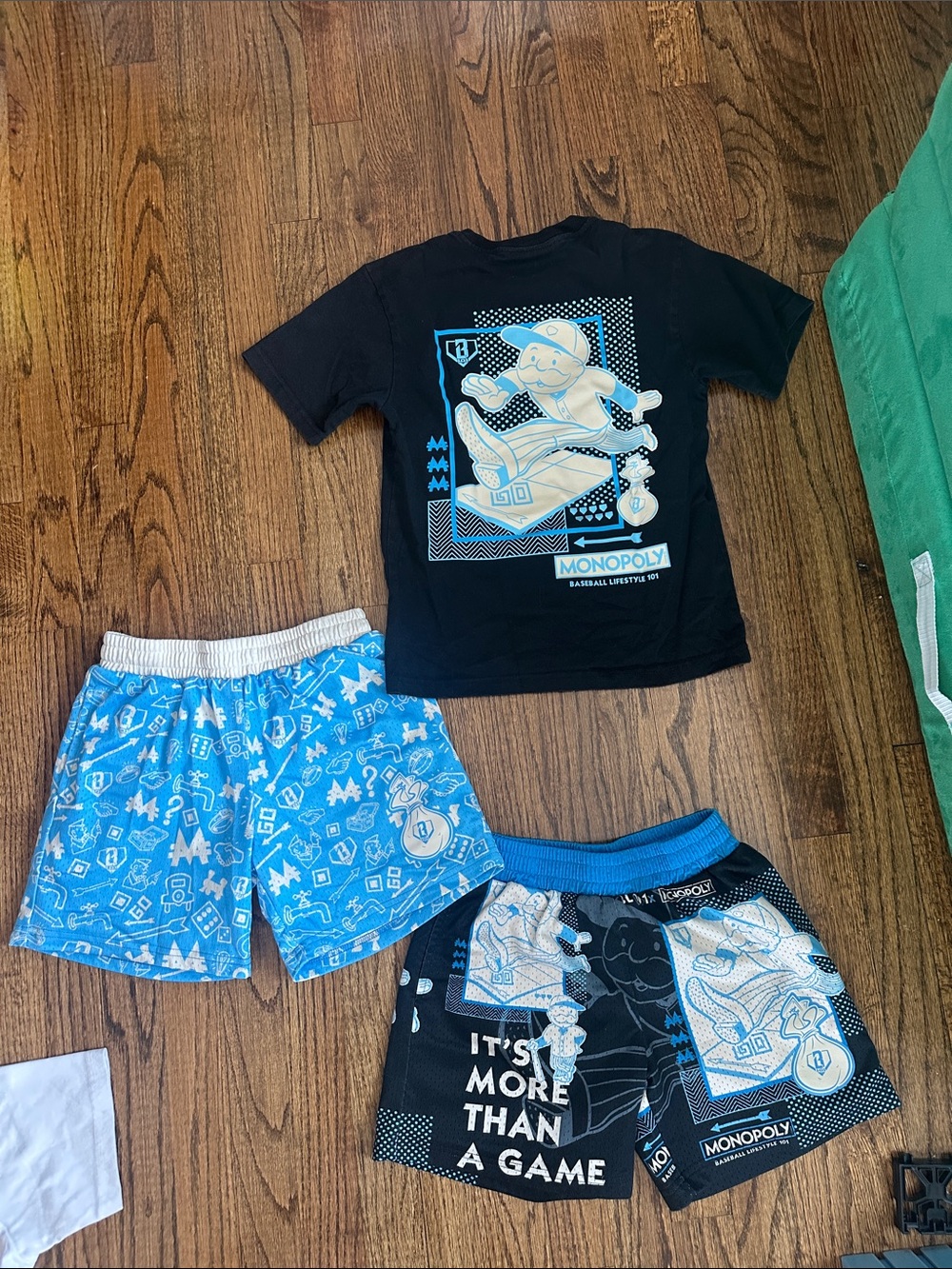 Baseball lifestyle Monopoly Boys' Graphic Tee & Shorts Set - Black & Blue